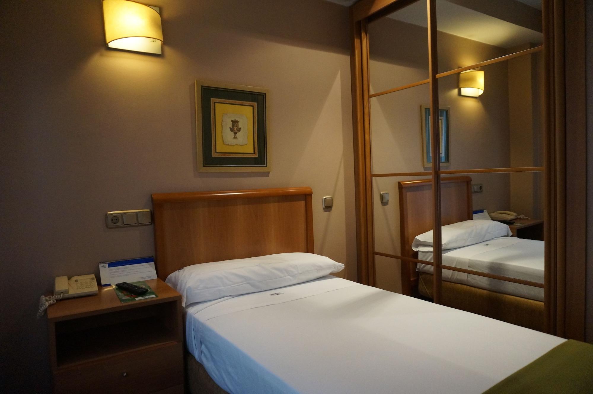 Hotel Carreno Oviedo Luaran gambar