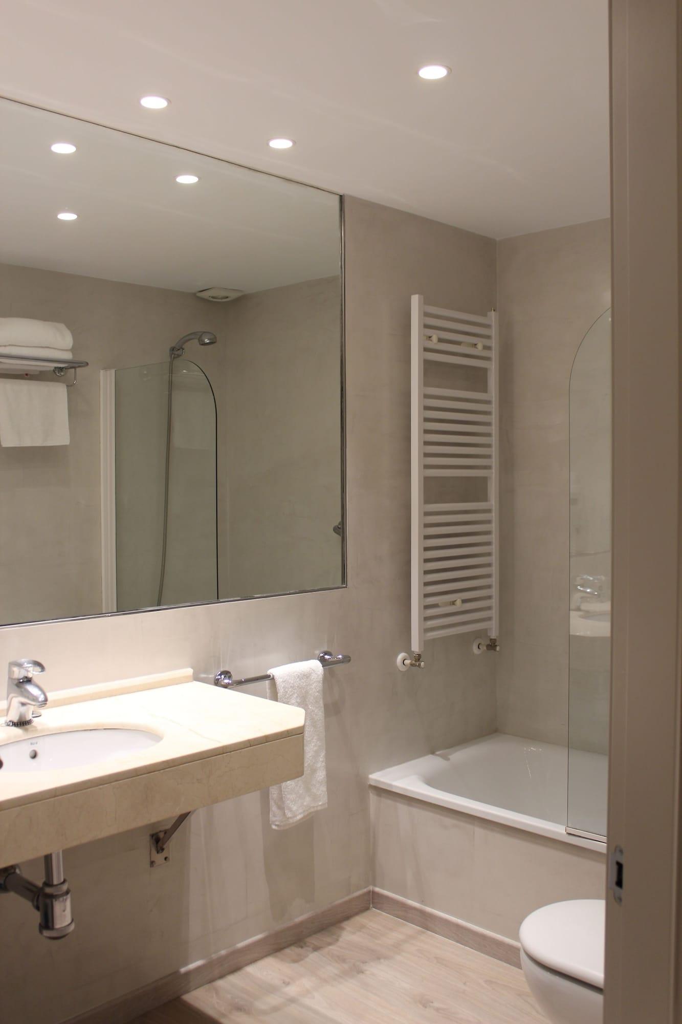 Hotel Carreno Oviedo Luaran gambar
