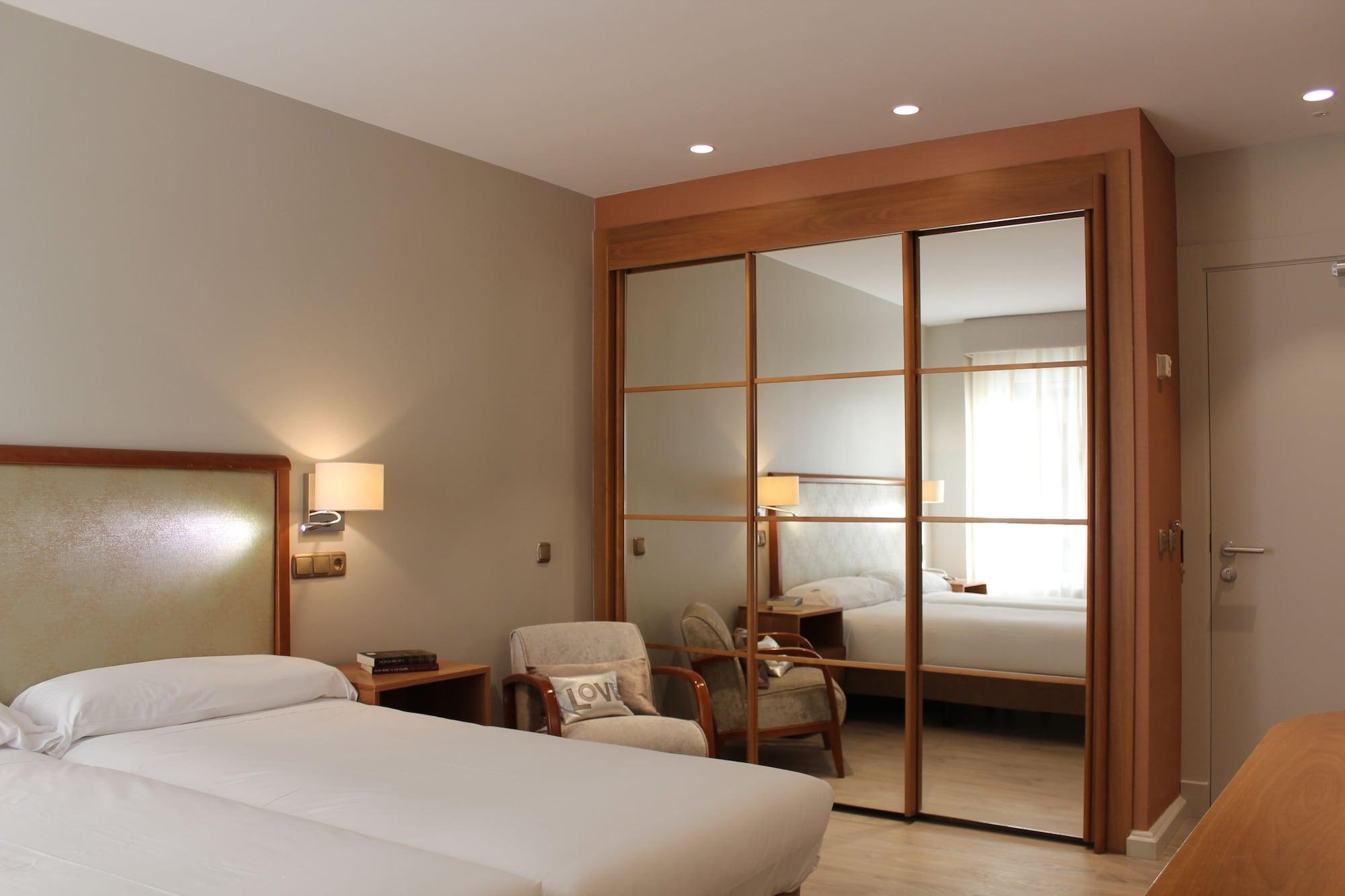 Hotel Carreno Oviedo Luaran gambar
