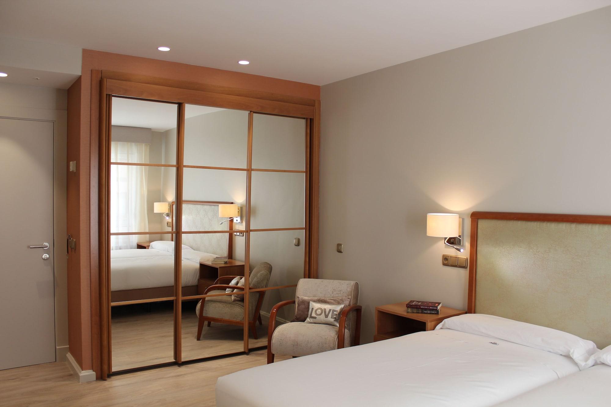 Hotel Carreno Oviedo Luaran gambar