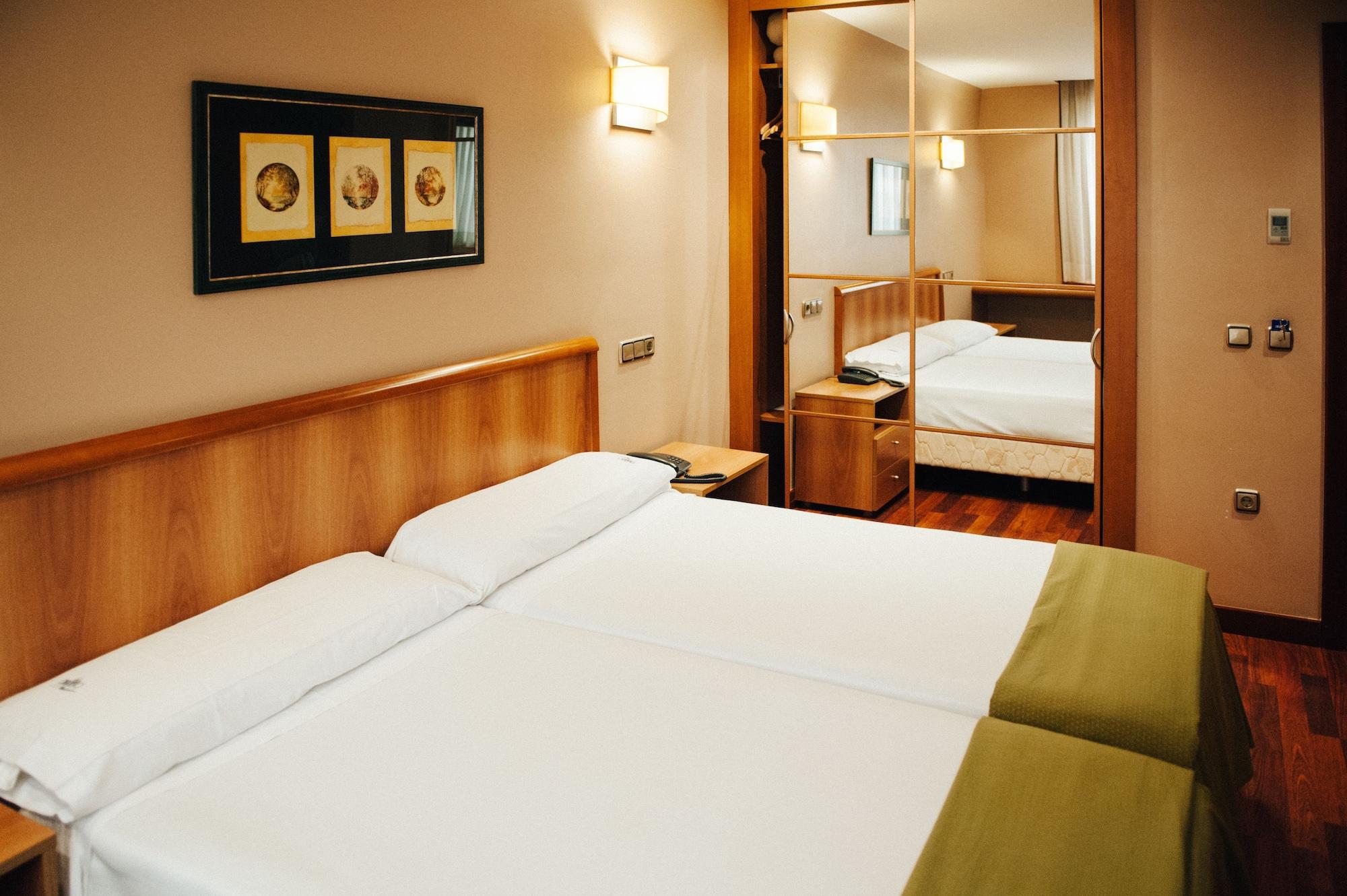 Hotel Carreno Oviedo Luaran gambar