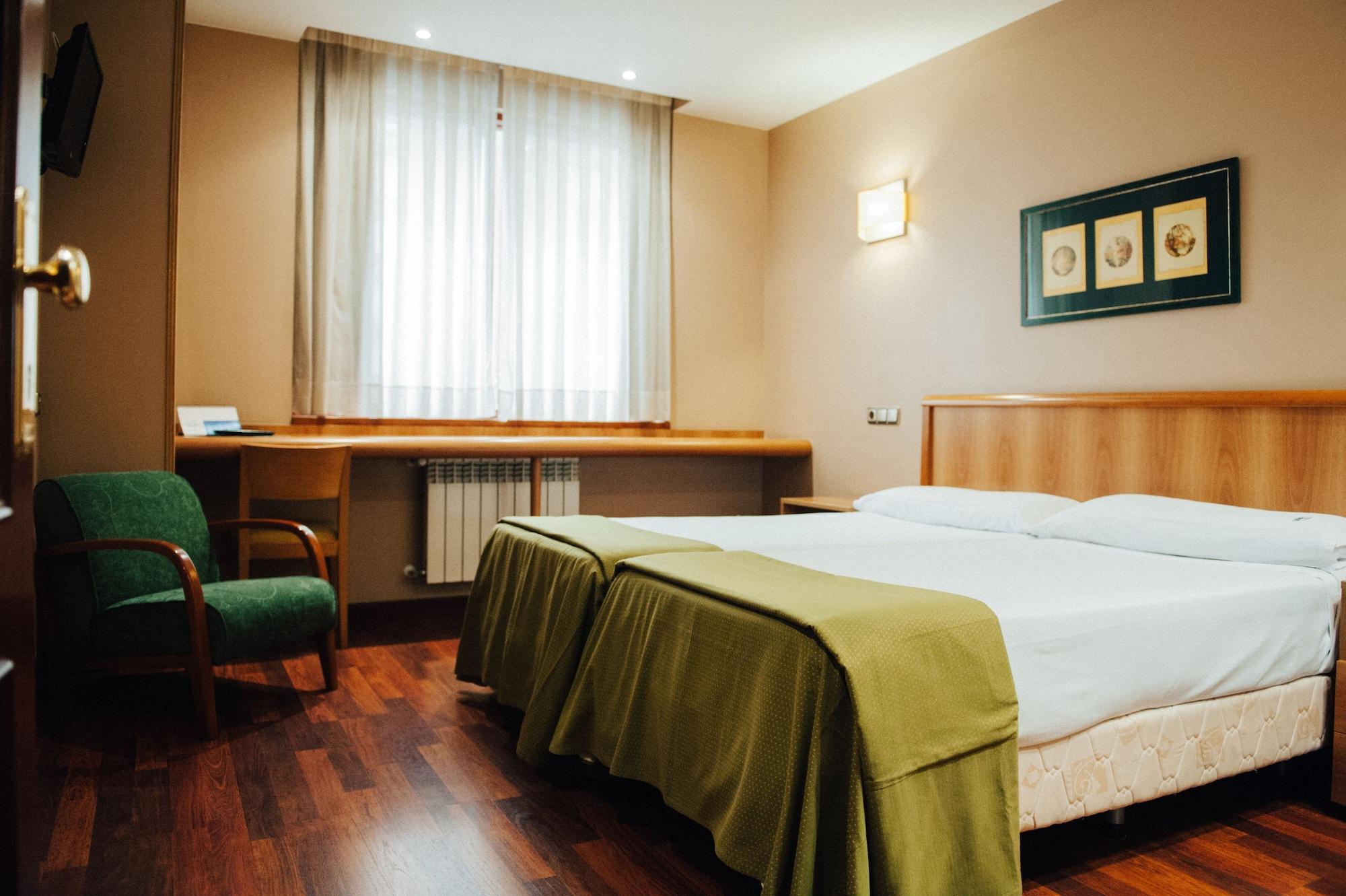 Hotel Carreno Oviedo Luaran gambar