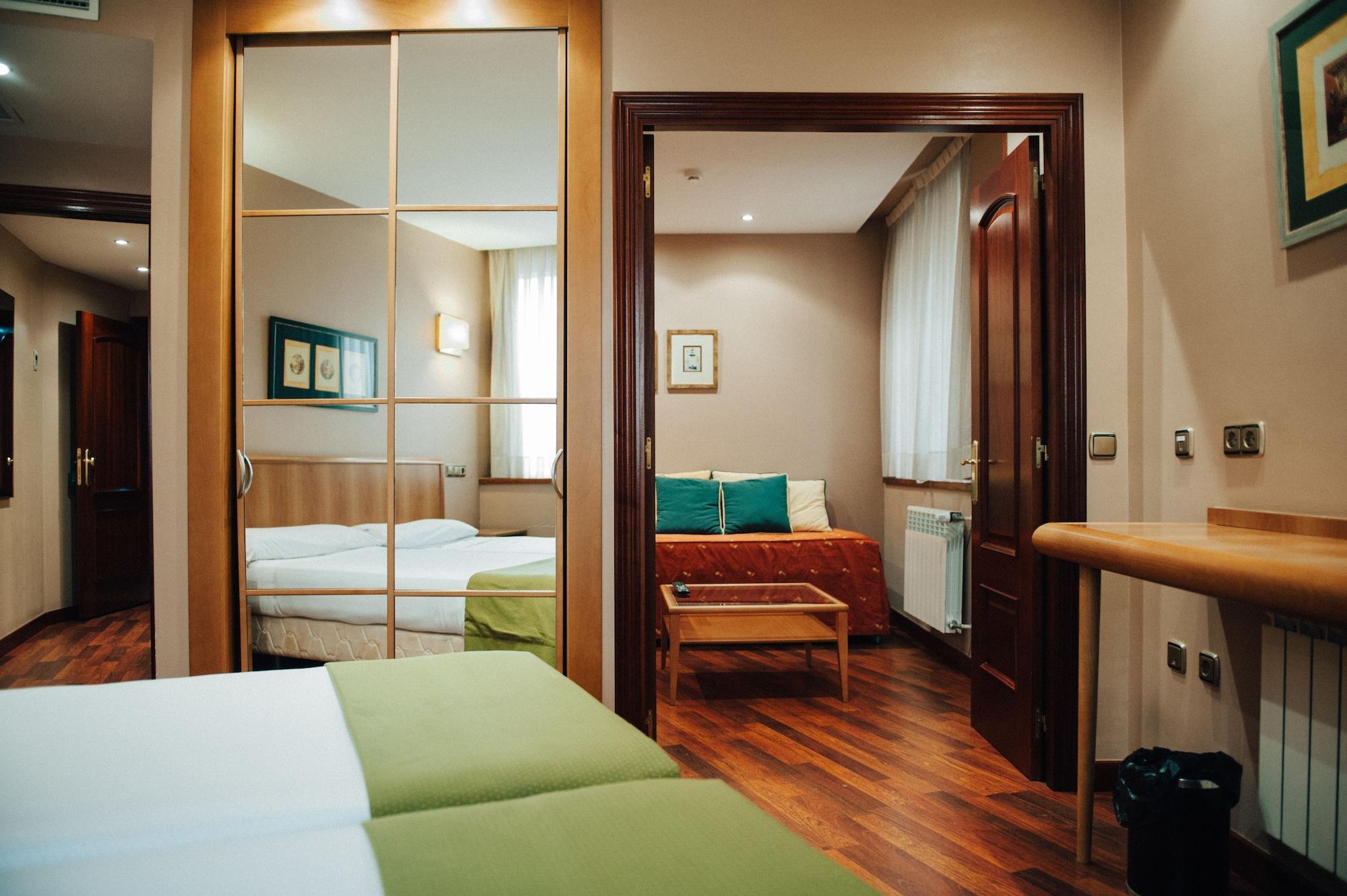 Hotel Carreno Oviedo Luaran gambar