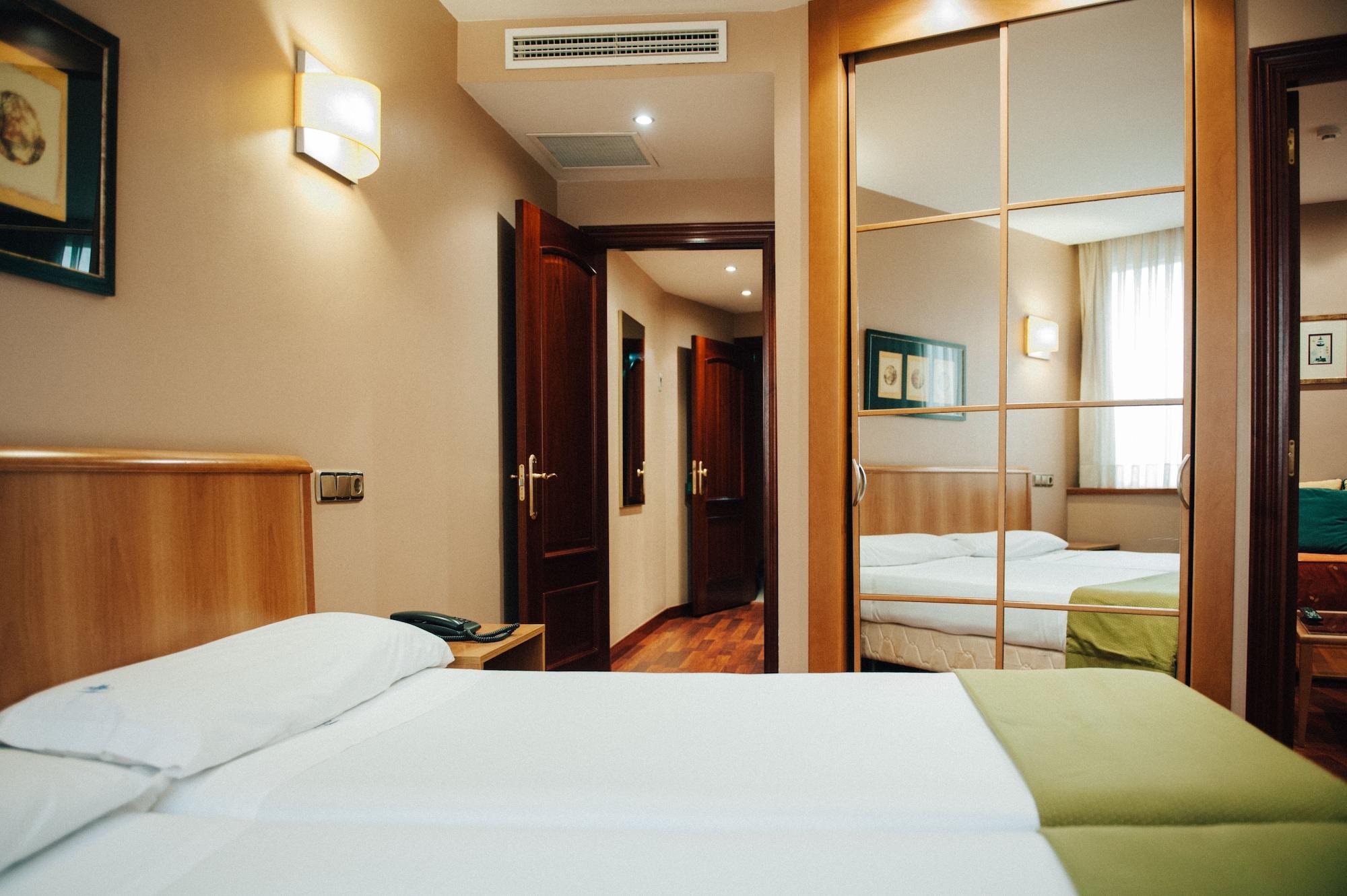 Hotel Carreno Oviedo Luaran gambar
