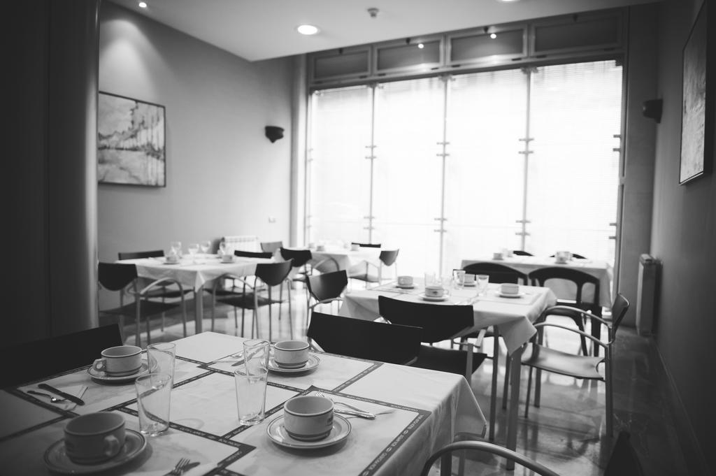 Hotel Carreno Oviedo Luaran gambar