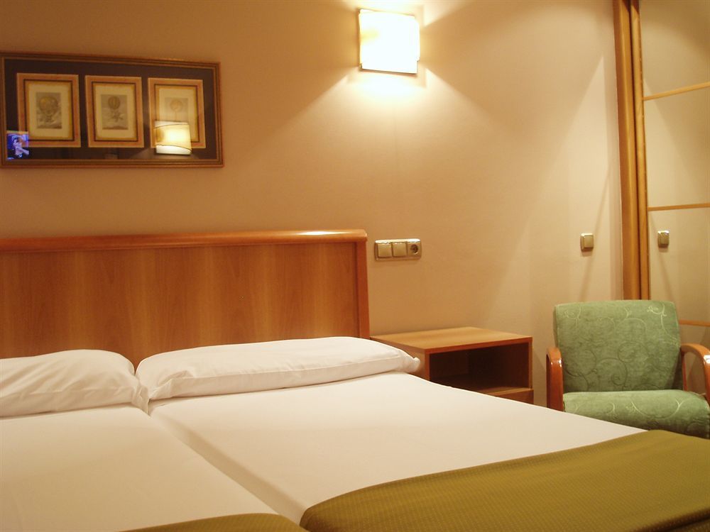 Hotel Carreno Oviedo Luaran gambar