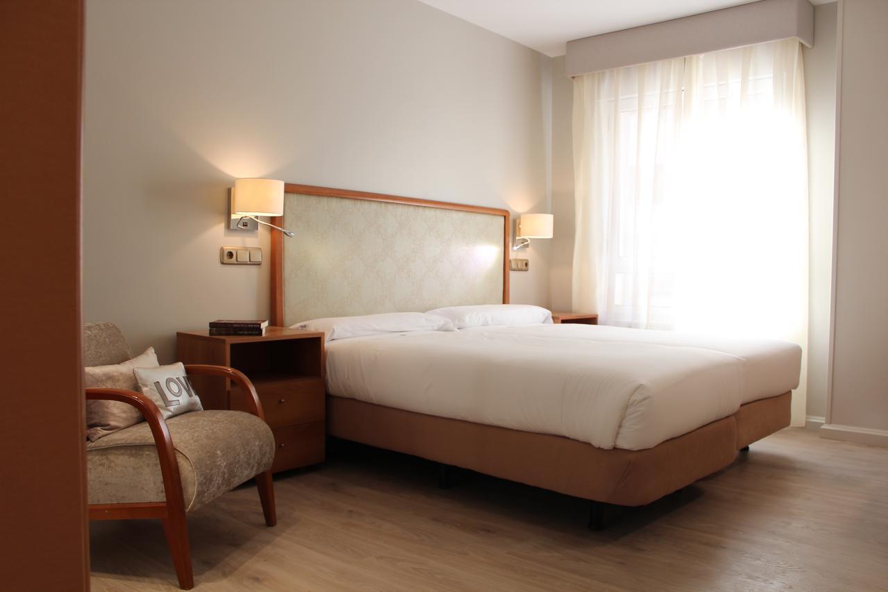 Hotel Carreno Oviedo Luaran gambar