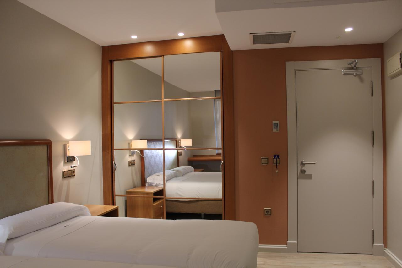 Hotel Carreno Oviedo Luaran gambar