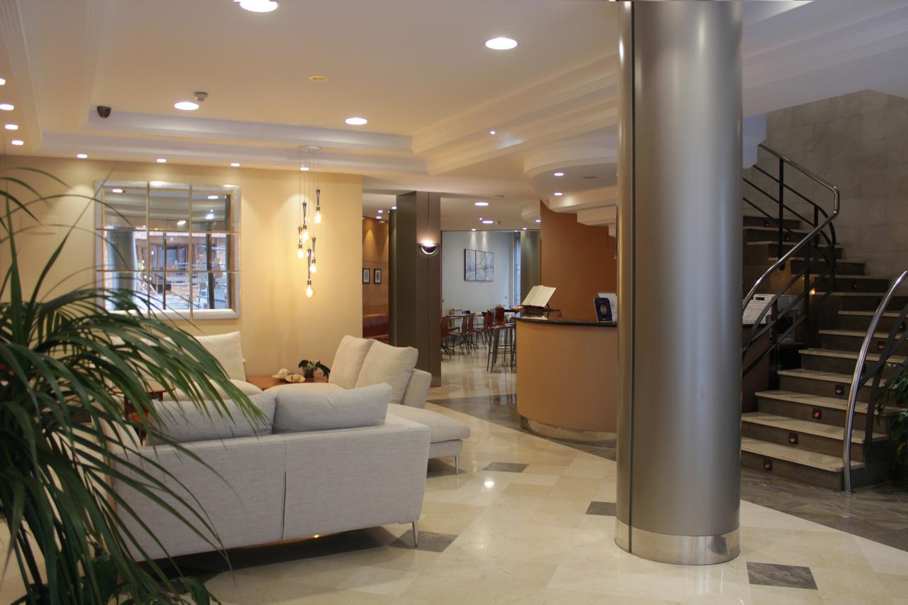 Hotel Carreno Oviedo Luaran gambar
