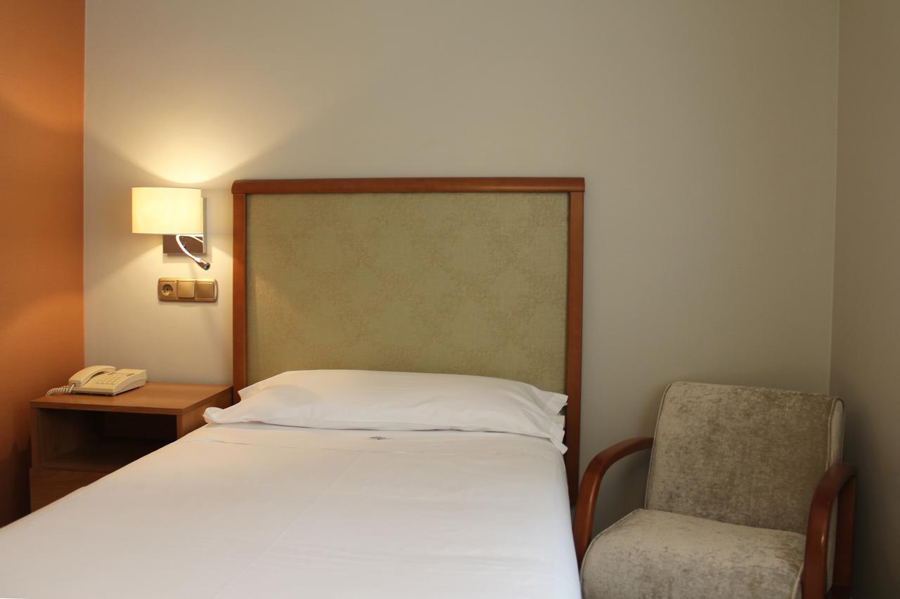 Hotel Carreno Oviedo Luaran gambar