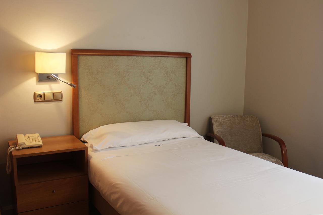 Hotel Carreno Oviedo Luaran gambar