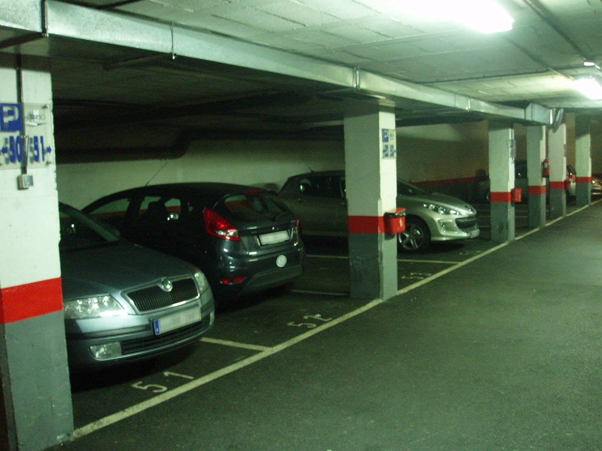 Hotel Carreno Oviedo Luaran gambar